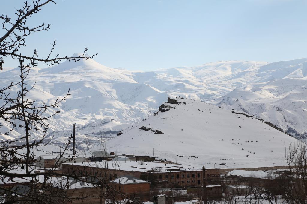Green Stone Boutique Hotel Yeghegnadzor Екстериор снимка